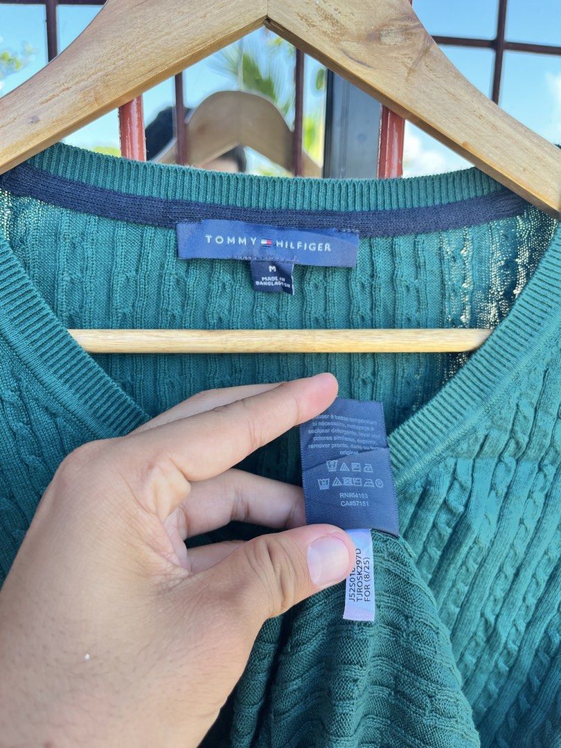 Tommy Hilfiger (Category: Longsleeves) located in Bayawan. Submitted by shajjoonn (Listing ID 1465057101, Image 2). Description: .