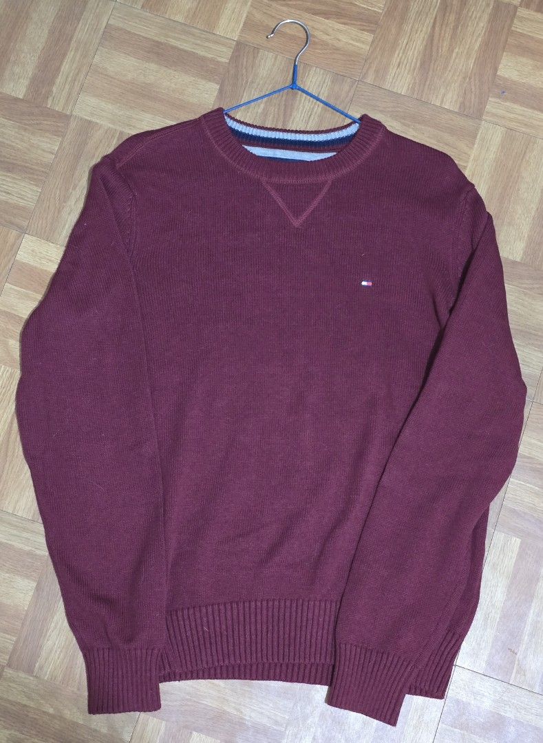 Tommy Hilfiger Knitted Pullover (Category: Hoodies) located in Manila. Submitted by gilbert0522 (Listing ID 1465055651, Image 2). Description: • Maroon TH Knitted Pullover/Sweater • Color rate: 10/10 • Issue: None • Size: XS fits to Small (Women) NEGOTIABLE TO SURE BUYER 📍Sampaloc, Manila 🚚 JNT/Lalamove.