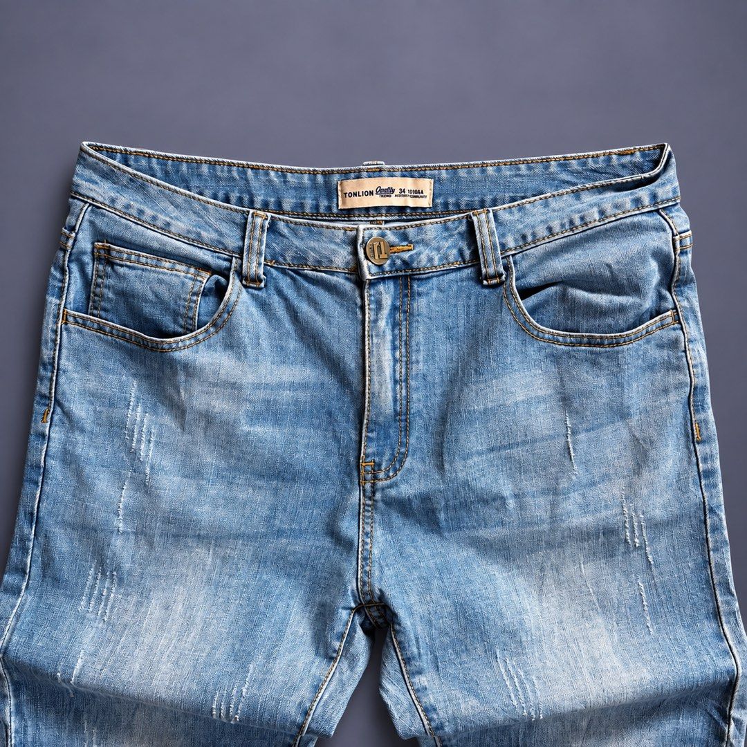 TON LION JEANS (Category: Jeans) located in Taguig. Submitted by clarrk95 (Listing ID 1465133201, Image 3). Description: Ton Lion Jeans Waist: 34inches Length: 40inches Leg Opening: 7inches PRICE: ₱400 ONLY! ✅ very good condition ✅ add shipping fee ✅ ignoring LP inquiry Shipping: Lalamove | J&T | LBC Location: Taguig📍 Payment: Gcash | Bank | Cash FB: THRFT IG: thrft_25 DM for more detailed pics.📩.