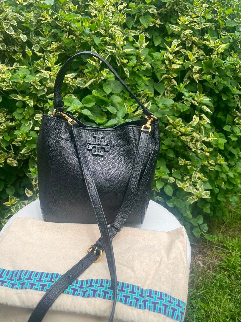 Tory Burch shoulder bag (Category: Luxury Bags & Wallets) located in Quezon City. Submitted by Shobsleilaalarcon (Listing ID 1465015865, Image 1). Description: medium dustbag with strap.