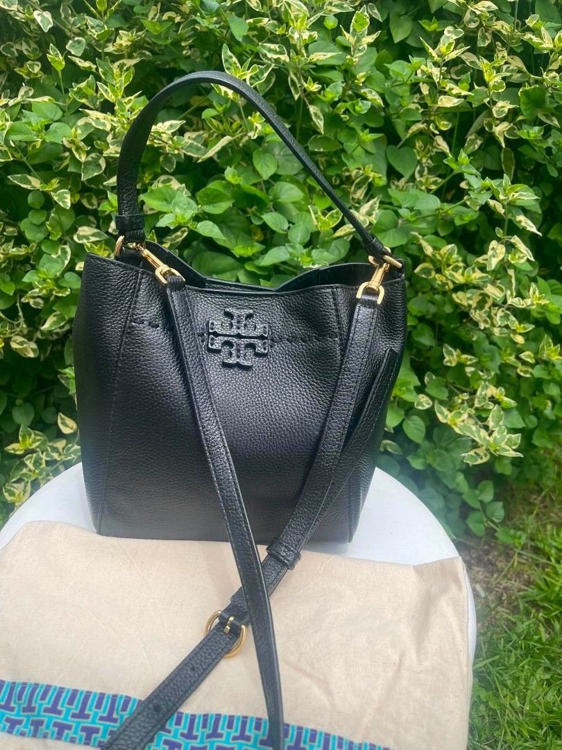 Tory Burch shoulder bag (Category: Luxury Bags & Wallets) located in Quezon City. Submitted by Shobsleilaalarcon (Listing ID 1465015865, Image 2). Description: medium dustbag with strap.