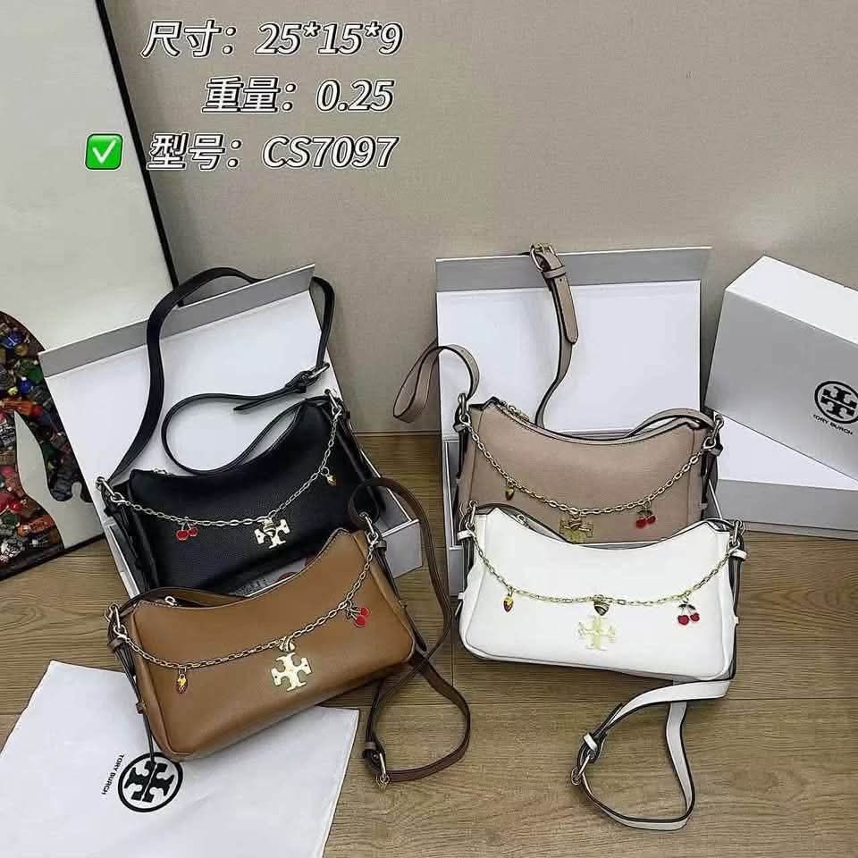 ✨ToryB Kilibag✨ (Category: Shoulder Bags) located in Manila. Submitted by lovely_girl18 (Listing ID 1465113314, Image 1). Description: ✨ToryB Kilibag✨ • with box, dustbag and receipt.
