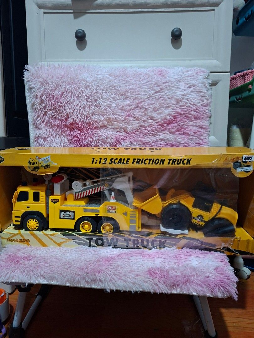 TOW TRUCK BATTERY OP(MALLPULLOUT) (Category: Kids Toys) located in Caloocan City. Submitted by little_cleison_shop (Listing ID 1464992366, Image 1). Description: 🧸 MALL PULLOUT TOYS ​Available na ang mga brand-new branded toys sa presyong abot-kaya! Makatipid ng 50% hanggang 80% kumpara sa presyo sa mall. ​📌 Product Details & Reminders ​Condition: Lahat ng items ay 100% Brand New. ​Expectation Setting: Dahil ito ay mall pullout, ang ilan sa mga