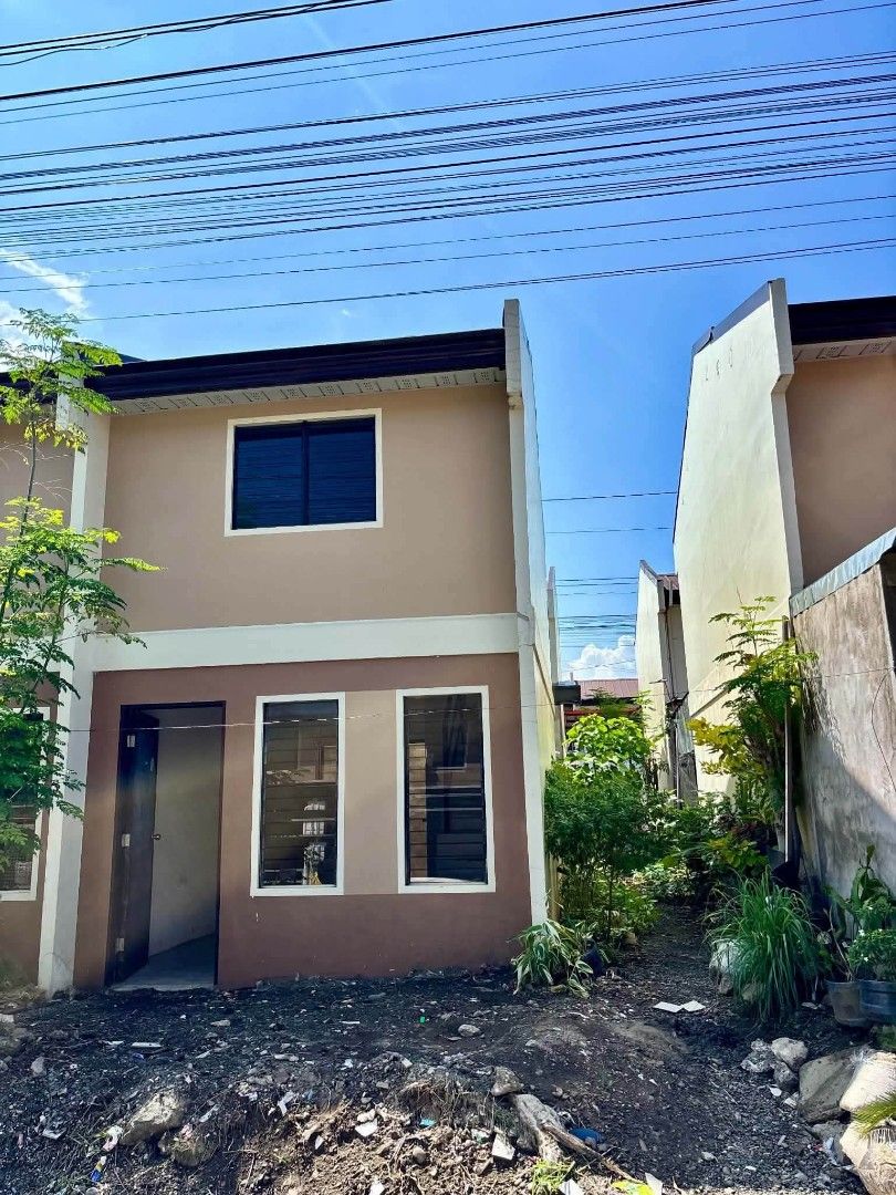 TOWN HOUSE FOR ASSUME (Category: House & Lot) located in Valenzuela. Submitted by meloluxcollections (Listing ID 1465015645, Image 1). Description: TOWNHOUSE FOR ASSUME‼️‼️‼️ 📌📌Deca Talomo TURKEY ST BLK 130 Lot 43(DAVAO CITY) 💸💸Assume Price- 490K🔥🔥 BARE UNIT 55 SQM NO LIGHT AND WATER 4yrs paid (reconstruct) 7100 monthly UNDER PAG IBIG 836K balance Pag ibig.