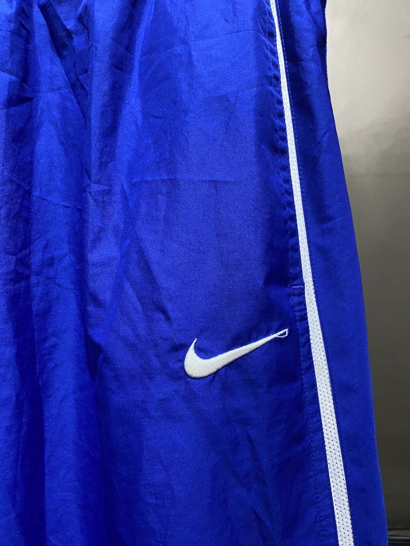 Track pants Y2k nike (Category: Joggers) located in Manila. Submitted by hell_market (Listing ID 1465102766, Image 2). Description: .