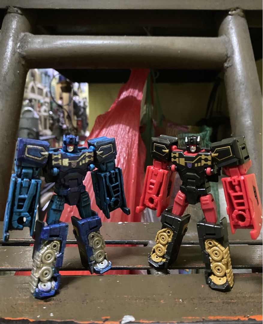 Transformers Rumble Frenzy (Category: Action & Battle Toys) located in Quezon City. Submitted by tarsem_singh (Listing ID 1465109234, Image 1). Description: Please read carefully For sale 1500 3.75 inches wysiwyg Transformers Titans Return Frenzy Rumble (custom painted) Payment thru gcash bank transfer Shipping delivery fee shouldered by buyer.