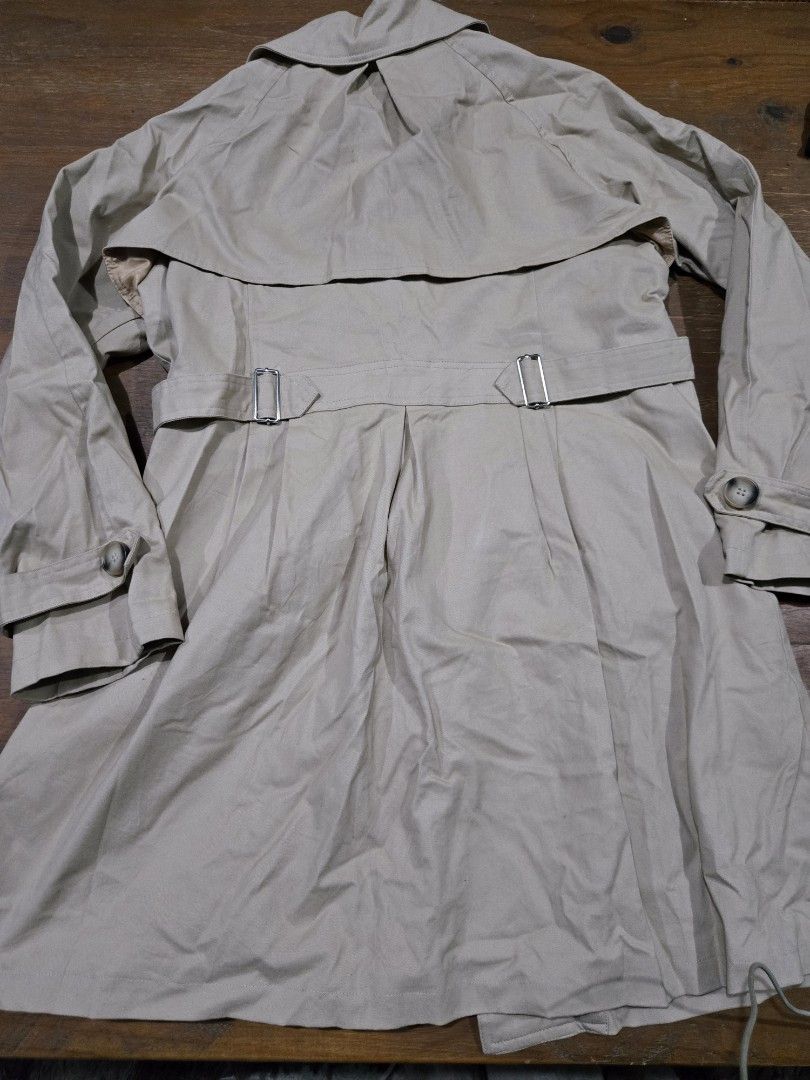 Trench Coat (Category: Coats, Jackets and Outerwear) located in Manila. Submitted by oki.ukay (Listing ID 1465095001, Image 3). Description: .
