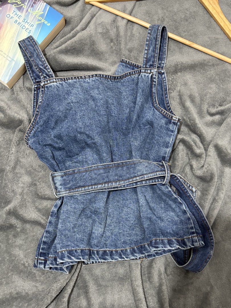 Trendy Denim Top (Category: Sleeveless) located in General Trias. Submitted by hiraethcullen (Listing ID 1465136377, Image 3). Description: fits to extra small | small 📍 General Trias, Cavite.