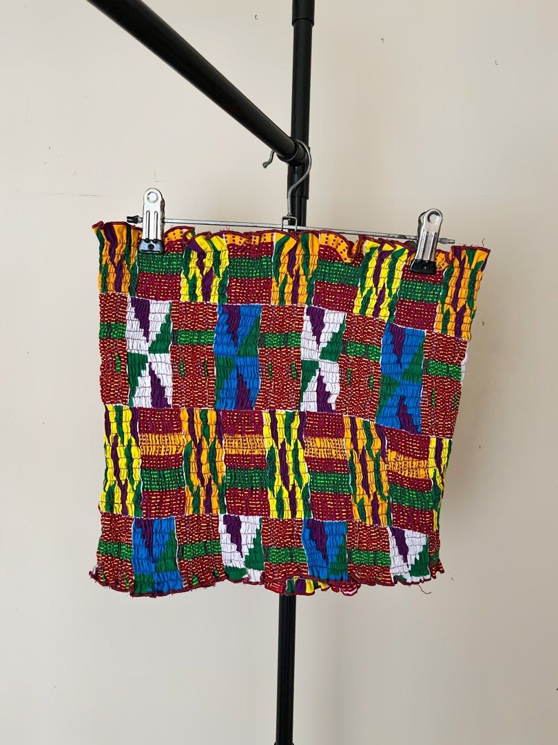Tube Top (Category: Sleeveless) located in Baguio. Submitted by samxsells (Listing ID 1465042086, Image 1). Description: L:12” W:24-38”.