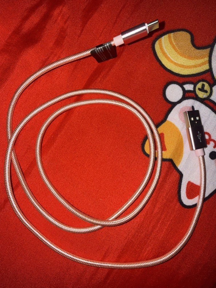 Type C Cable (Category: Chargers & Cables) located in Singapore. Submitted by decorose (Listing ID 1465028006, Image 1). Description: .