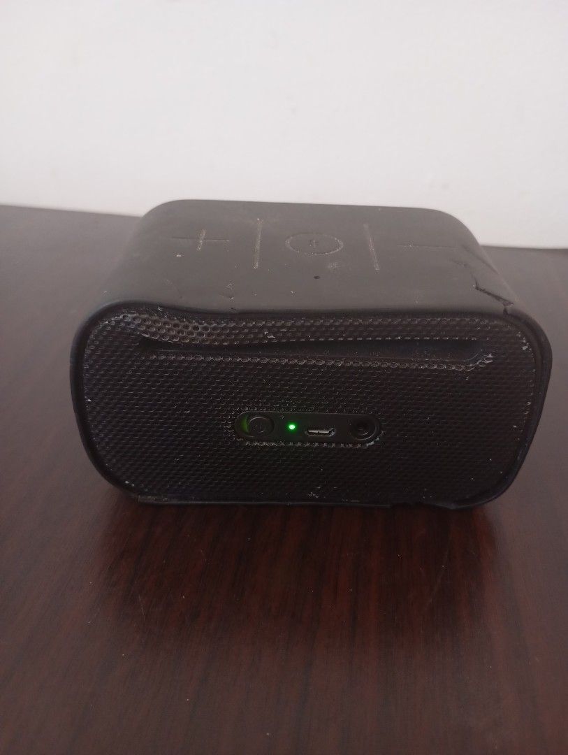 UE logicool (Category: Portable Music Players) located in Las Pinas. Submitted by quick_deals_great_finds2 (Listing ID 1465011438, Image 3). Description: Original good working condition BT battery ok Damage back part does not affect sound.