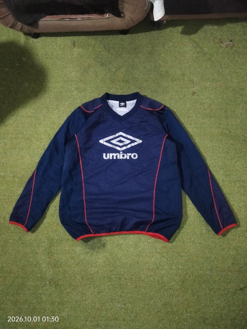 Umbro Windbreaker (Category: Coats, Jackets and Outerwear) located in Caloocan City. Submitted by haruconcep52476 (Listing ID 1465139503, Image 3). Description: Dimensions W20×L27 Good condition Color rate 9 No issue.