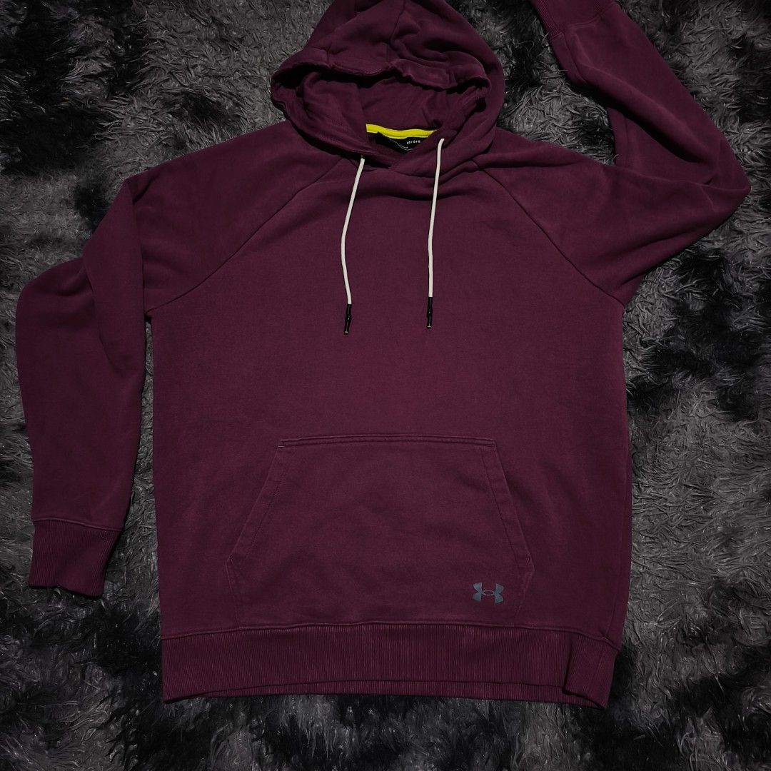 Under armor Hoodie (Category: Hoodies) located in Daraga. Submitted by safe_juswaha (Listing ID 1465025581, Image 1). Description: for only 300 pesos + sf ship via j&t location Albay 📌.