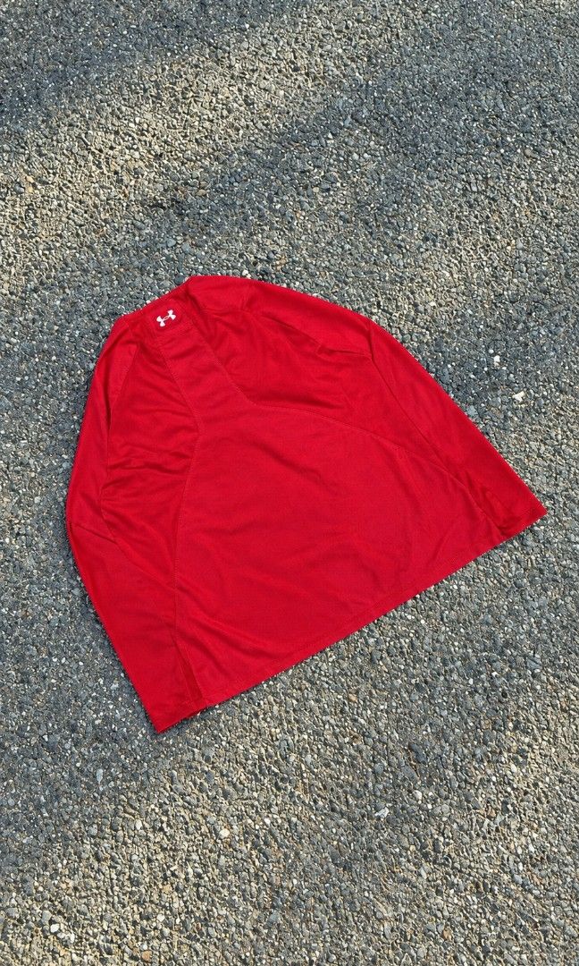 UNDER ARMOUR (Category: Activewear) located in Quezon City. Submitted by jazz_perrr (Listing ID 1465142673, Image 1). Description: .