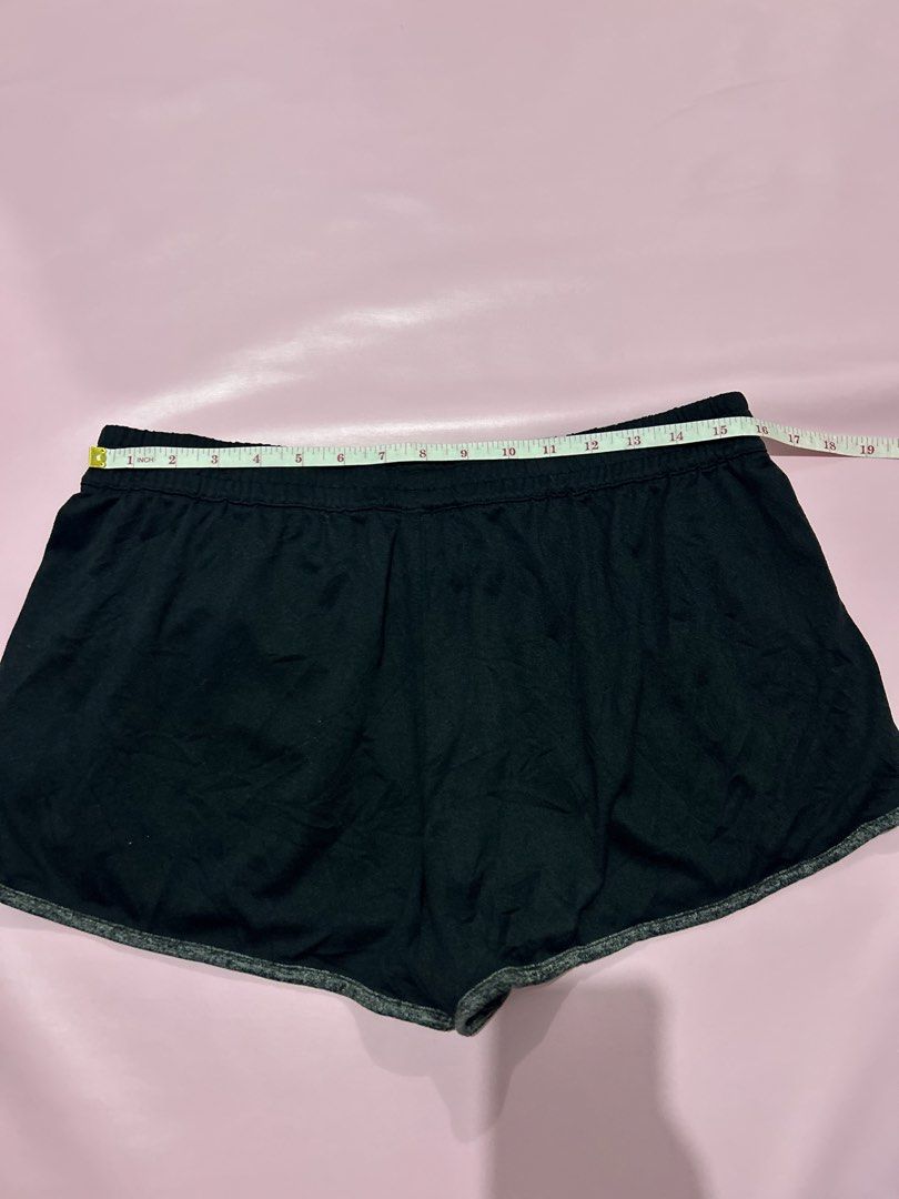 Under Armour Running Short (Category: Activewear) located in Manila. Submitted by chen_clybelles (Listing ID 1465078712, Image 3). Description: .