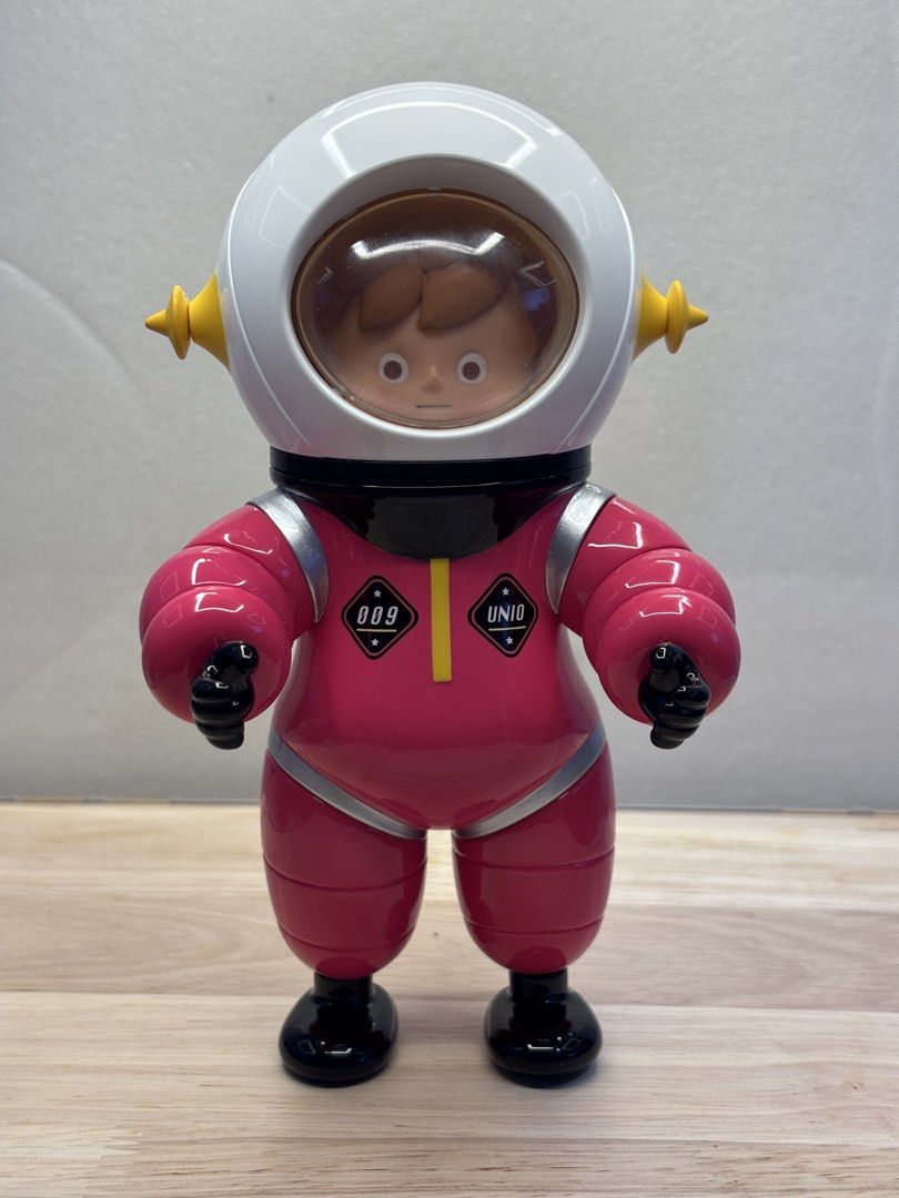Unio 009 x Lost in the space x How2work (Category: Designer & Blind Box Toys) located in Manila. Submitted by akosijuan15 (Listing ID 1465138542, Image 3). Description: Lost in the space x Unio x 009 x How2work 7inches Sofubi Complete with box Pm for more details….