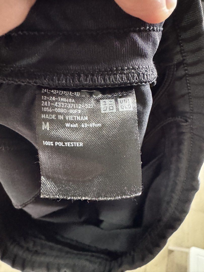Uniqlo Black Polyester Jogger Pants Size M (Category: Joggers) located in Quezon City. Submitted by turak2020plus1 (Listing ID 1464970057, Image 2). Description: - Brand: Uniqlo - Item: Black Jogger Pants - Size: M (Best for waist 63-69 cm) - Material: 100% lightweight polyester - Features: Elastic waistband and convenient side pockets - Condition: Excellent, clean overall with no obvious flaws RFS: Decluttering Meet up or Via Courier SF care of 