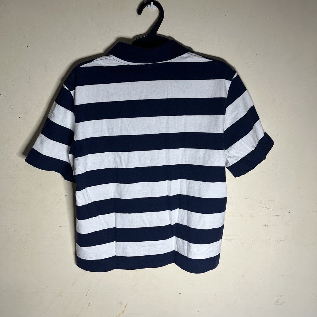 Uniqlo boxy cropped polo (Category: Blouses) located in Cagayan de Oro. Submitted by kojisalas (Listing ID 1465161746, Image 3). Description: 18x19 Medium.