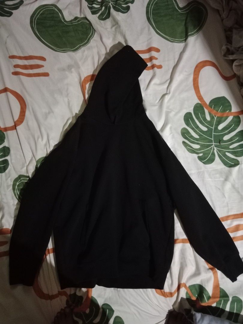 Uniqlo C Black Sweat Pullover Hoodie (Category: Hoodies) located in Manila. Submitted by apollo555 (Listing ID 1465085924, Image 1). Description: - Brand/Collection: Uniqlo C Collection - Color: Classic Black - Fit: Oversized fit through body and sleeves - Material: Heavyweight fabric with clean structure, ribbed cuffs and hem - Features: Minimalist design with practical vertical side pockets - Condition: Washed only a few times, no fading, no st