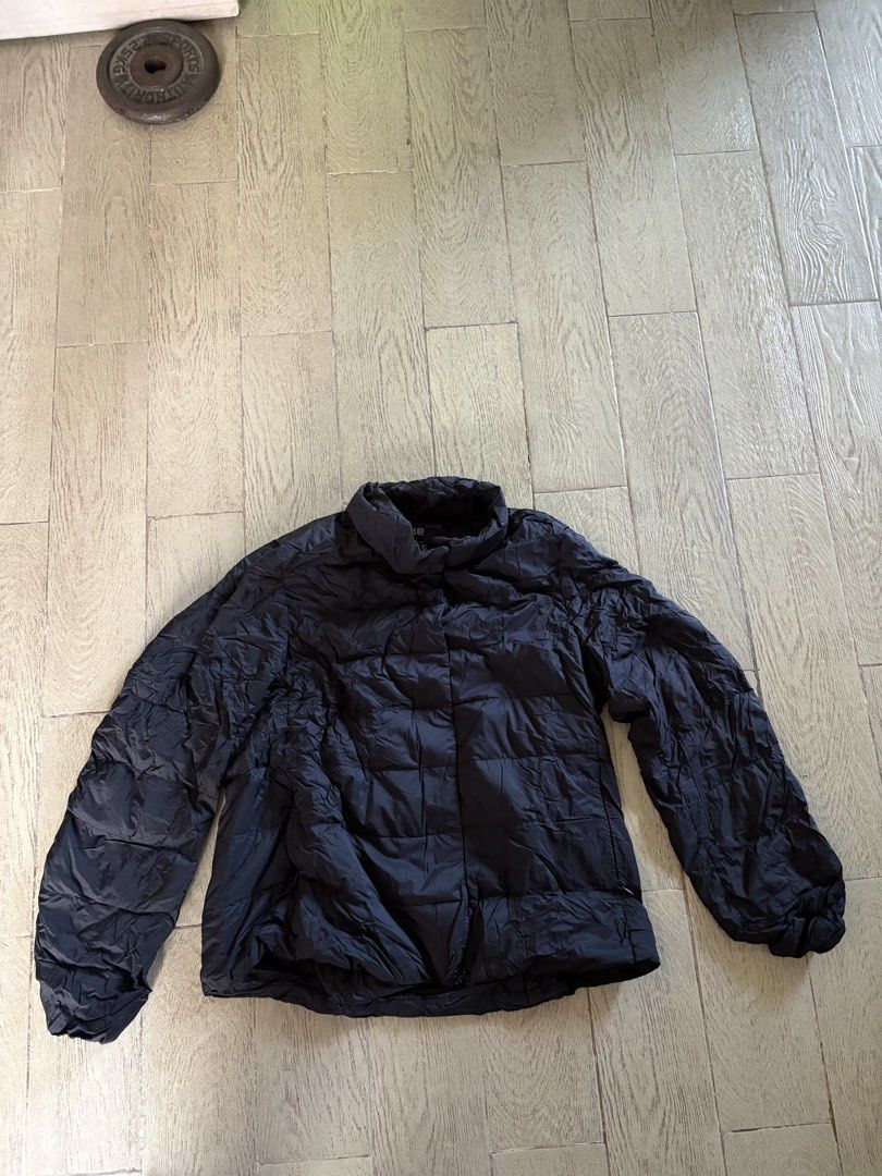 Uniqlo Kids Winter Puff Jacket (Category: Babies & Kids Fashion) located in Quezon City. Submitted by turak2020plus1 (Listing ID 1465037405, Image 1). Description: Kid's Uniqlo Winter Puff Jacket Measurements and details: - Size: S - Shoulder to shoulder: 16in - Chest: 28in - Sleeves: 22in - Color: Dark Blue RFS: Decluttering Meet up or via courier SF care of buyer.