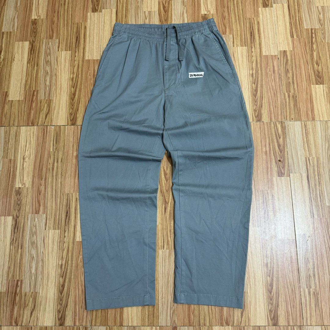 UNIQLO MEN’S EASY ANKLE PANTS (Category: Trousers) located in Manila. Submitted by thrifthing_121102 (Listing ID 1465099705, Image 1). Description: UNIQLO MEN’S EASY ANKLE PANTS •SIZE SMALL •WAIST - 27-34” •LENGTH - 37” •HEM - 8” •EXCELLENT CONDITION •NO ISSUES ₱599 + SF ✅All items are in excellent to new condition. ✅Color may vary due to lighting. 📦J&T Express or Lalamove Shipping. 💸Gcash Payment. 📍Moonwalk, Paranaque City.