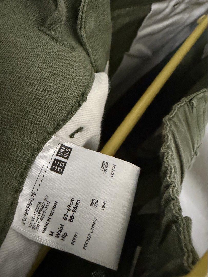 Uniqlo Olive Linen Cotton Drawstring Pants Size M (Category: Trousers) located in Marikina City. Submitted by meandmyprelovedstuff (Listing ID 1465163423, Image 3). Description: - Brand: Uniqlo - Color: Olive Green - Size: M (Waist: 63-69cm, Hips: 88-94cm) - Material: Lightweight linen-cotton blend - Features: Drawstring waistband with button closure, front pockets, and two back pockets - Condition: Great for casual, everyday styling Color rate: 