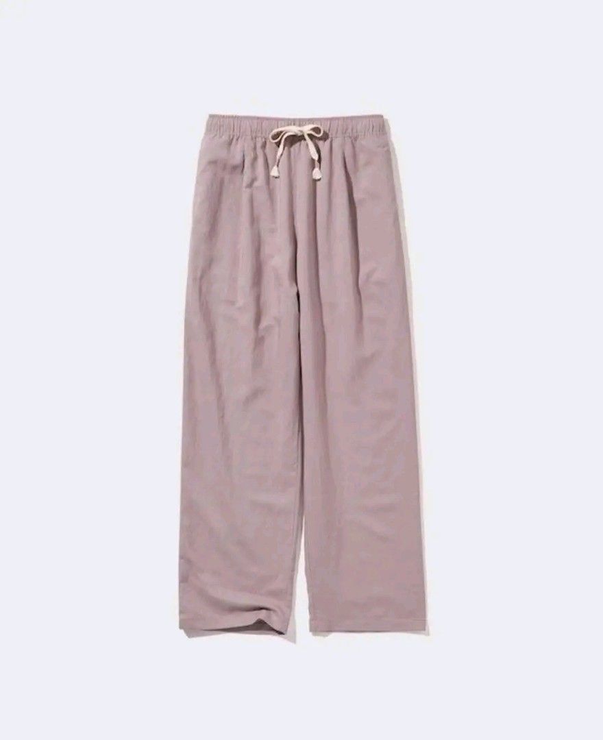 Uniqlo pants (Category: Other Bottoms) located in Manila. Submitted by safewhale-01f4 (Listing ID 1465002629, Image 1). Description: uniqlo pants like new small.