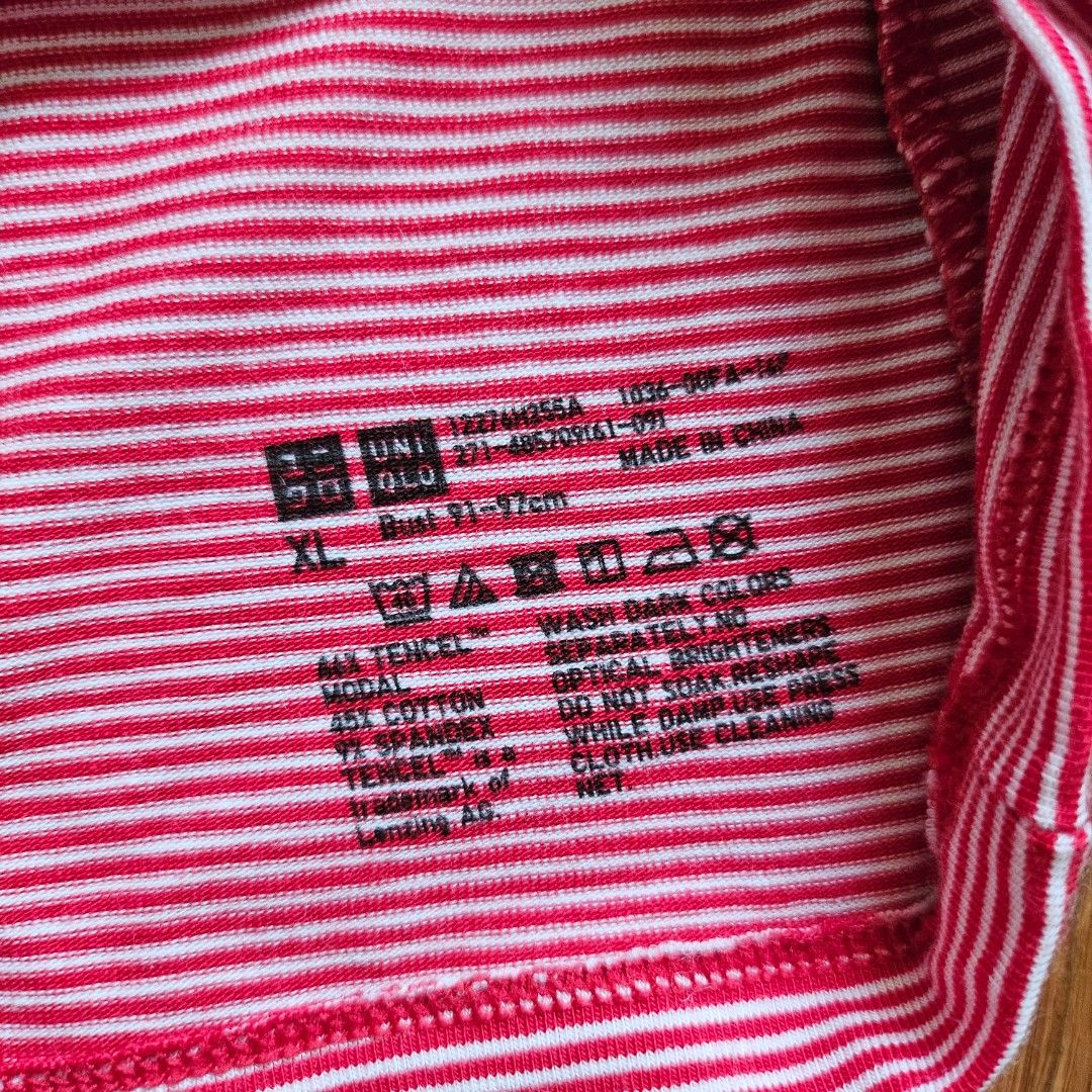 Uniqlo Red Stripes Top (Category: Sleeveless) located in Quezon City. Submitted by arydeclutters (Listing ID 1465010775, Image 2). Description: RFS: need funds and decluttering LAST PRICE POSTED!! QC area MOP: GCash, Maya, GoTyme MOD: JNT, Lalamove, LBC ONLY SF shouldered by buyer.