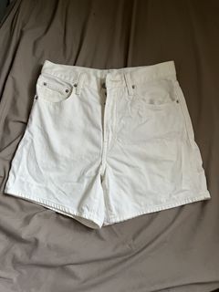 (Category: ) located in . Submitted by chuchis_closet (Listing ID 1465072446, Image 1). Description: .