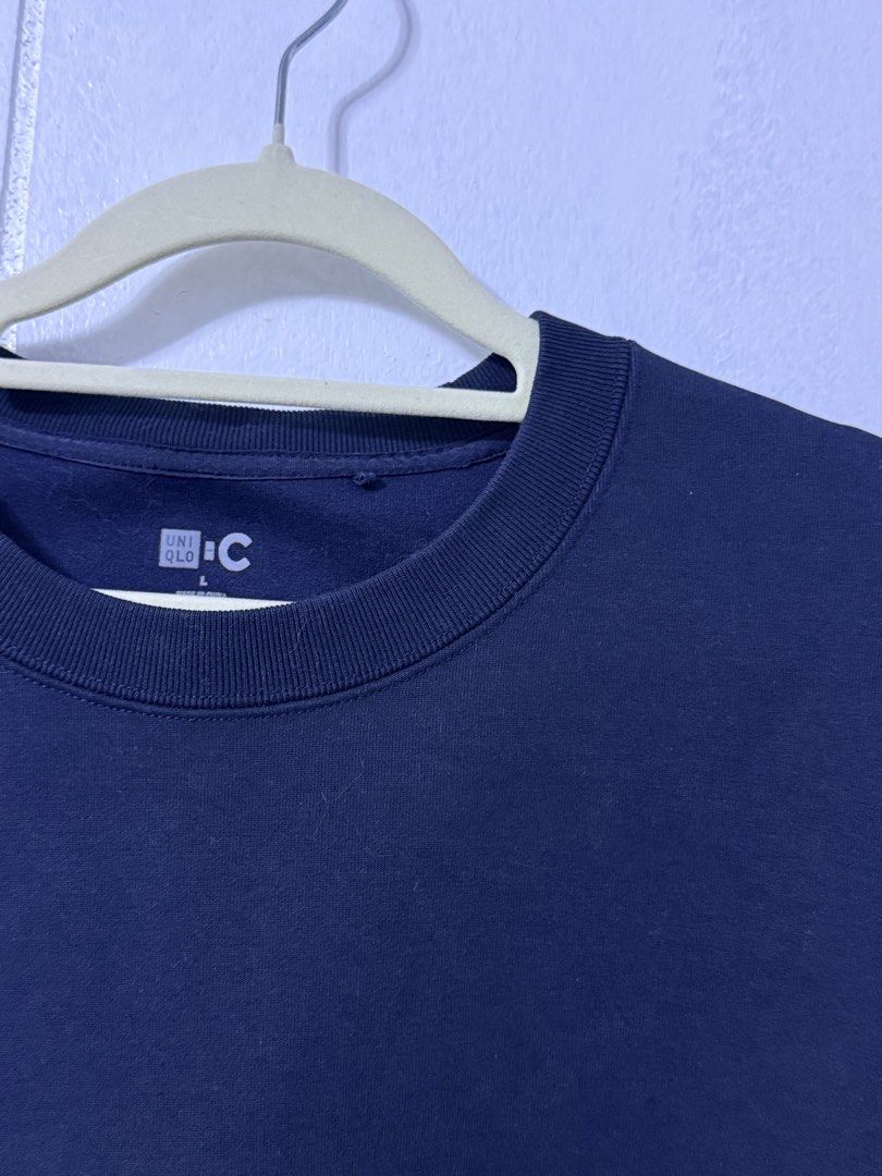 Uniqlo sweater (Category: Longsleeves) located in Caloocan City. Submitted by dnnhfaye (Listing ID 1464993194, Image 2). Description: Once used. Good as new. Large.