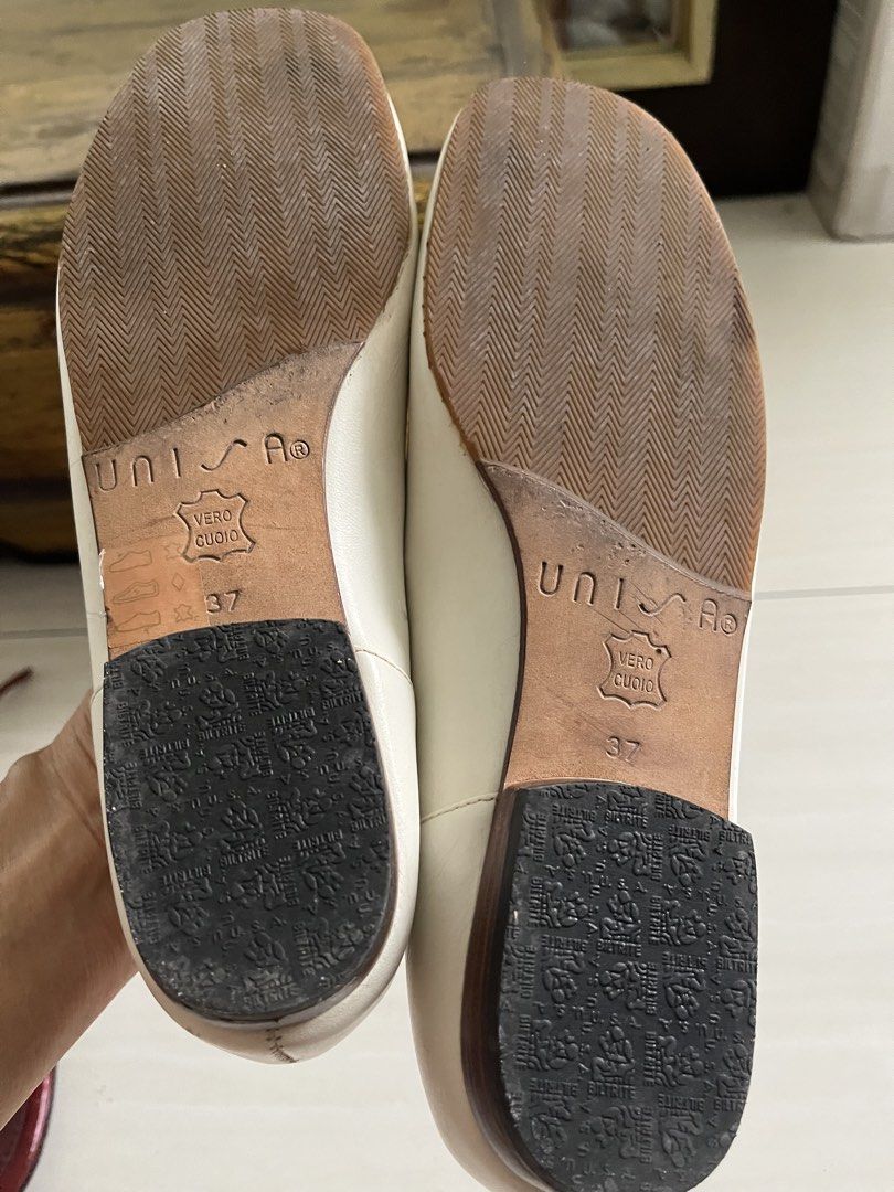 UNISA Ballet Flats (Category: Flats & Sandals) located in Muntinlupa City. Submitted by jane226ph (Listing ID 1465102794, Image 2). Description: Original and authentic. An uncommon design with fine, old school craftsmanship. Soles fitted with protective rubber overlays, heel taps were added. Natural creasing consistent with wear. Sold as-is A Gentle Note: These are privately owned pieces, used and vary from brand new retail items. Kindly take not