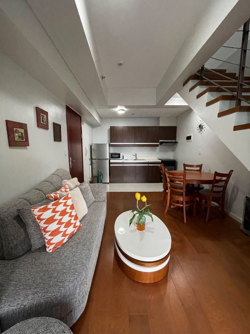 Unit 14T, Eton Residences Greenbelt (Category: Apartments & Condos) located in Quezon City. Submitted by jmpgutierrez (Listing ID 1464979454, Image 2). Description: For sale: Unit 14T, Eton Residences Greenbelt Floor area: 47.78 sqm 1 BR Loft Never been occupied Facing west, with view Fully furnished Titled Direct Asking price: PHP 11,500,000 http://www.pgr.com.ph/residential-1/2016/7/13/unit-14t-eton-residences-greenbelt -- Jose Mari Pangandian 