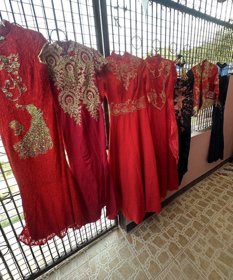 United Nation Costumes Take All (Category: Evening dresses & gowns) located in Toledo. Submitted by tinstrocio (Listing ID 1465028165, Image 1). Description: .