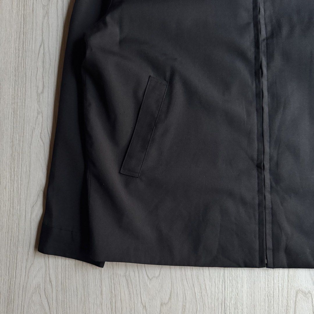 University of Cambridge Zip up Jacket (Category: Coats, Jackets and Outerwear) located in Zamboanga. Submitted by rustic.rev (Listing ID 1465167621, Image 3). Description: University of Cambridge Zip up Jacket Very good condition Tagged: 100 fits L Actual Measurements: Pit to pit: 23” Length: 27.5” Shoulders: 19.5” Sleeves length: 23.5”.