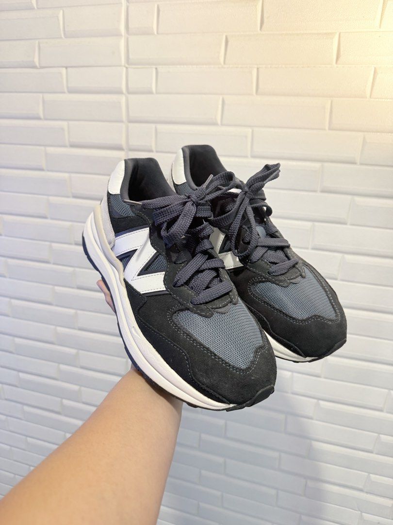 US Men 9.5 NB 5740 “Navy Blue” M5740HCA (Category: Casual Shoes) located in Quezon City. Submitted by slowpopanda (Listing ID 1465108837, Image 1). Description: Materials: Premium suede Mesh upper Lace-up closure Bought late 2024 Only used once RFS: Not being used .