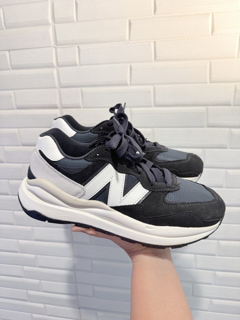 US Men 9.5 NB 5740 “Navy Blue” M5740HCA (Category: Casual Shoes) located in Quezon City. Submitted by slowpopanda (Listing ID 1465108837, Image 2). Description: Materials: Premium suede Mesh upper Lace-up closure Bought late 2024 Only used once RFS: Not being used .