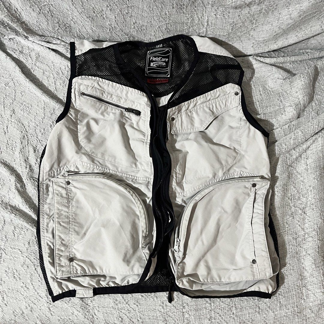 Utility Vest (Category: Vests) located in Mandaluyong City. Submitted by sza.sells (Listing ID 1464995949, Image 1). Description: .