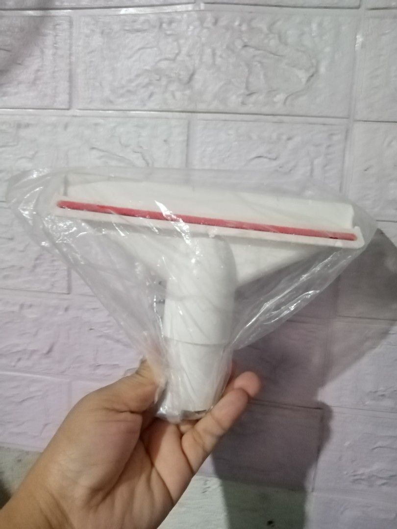 Vacuum cleaner attachment (Category: Cleaning Tools & Supplies) located in Caloocan City. Submitted by 4kidsstore (Listing ID 1465035157, Image 1). Description: .