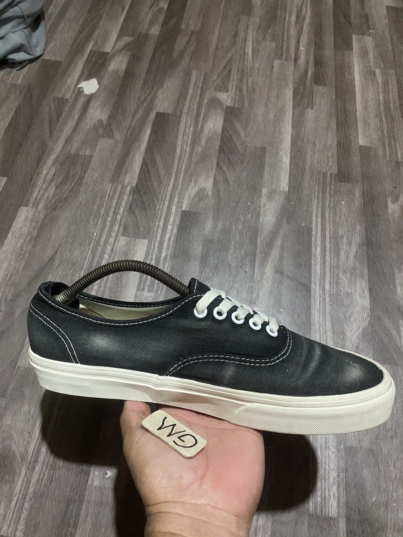 Vans Auth Waved Wash (Category: Sneakers) located in Cebu City. Submitted by freemoon.b85e0c (Listing ID 1465159836, Image 1). Description: Vans Authentic Waved Wash Thrifted/2nd hand Size 10 us/9 uk/43 euro/28 cm Price 1250 plus sf Good condition.