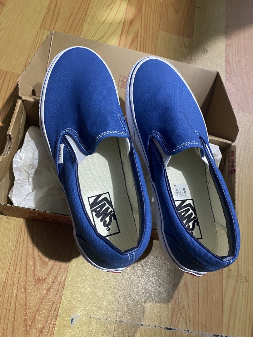 VANS SLIP ON (Category: Casual Shoes) located in Manila. Submitted by rheannamab48540 (Listing ID 1465052402, Image 3). Description: For Sale: Classic Slip on Vans (Size: 9 US MEN) Brand New.
