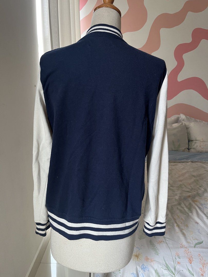 Varsity Jacket (Category: Coats, Jackets and Outerwear) located in Kuala Lumpur. Submitted by nrsryzmn (Listing ID 1465079926, Image 2). Description: Mannequin Bust:- 82cm Shoulder:- 60cm Waist:- 36cm Shoulder to Waist:- 35cm.