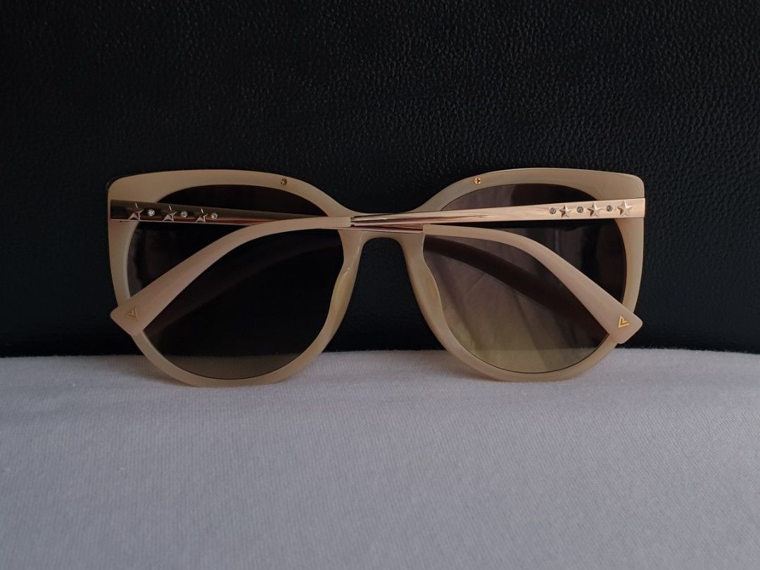 Vedi Vero Butterfly Shaped Sunglasses (Category: Sunglasses & Eyewear) located in Quezon City. Submitted by WasalakTwo (Listing ID 1465155355, Image 2). Description: Bought in Korea High quality Goodcondition Clean and presentable Open for delivery nationwide.