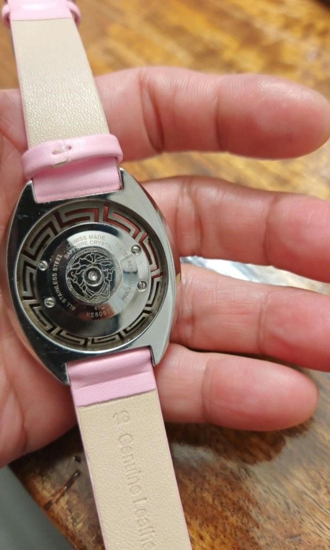 Versace 67q watch (Category: Luxury Watches) located in Pasig City. Submitted by periwinklepeach (Listing ID 1464981518, Image 3). Description: original working.