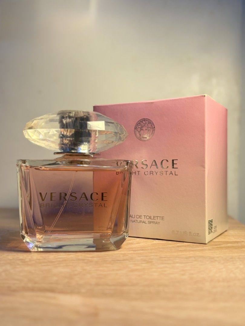 Versace Bright Crystal 200ml Big Bottle (Category: Fragrance & Deodorants) located in Abucay. Submitted by madamvcloset (Listing ID 1465011677, Image 1). Description: 200ml super dami authentic 100%.
