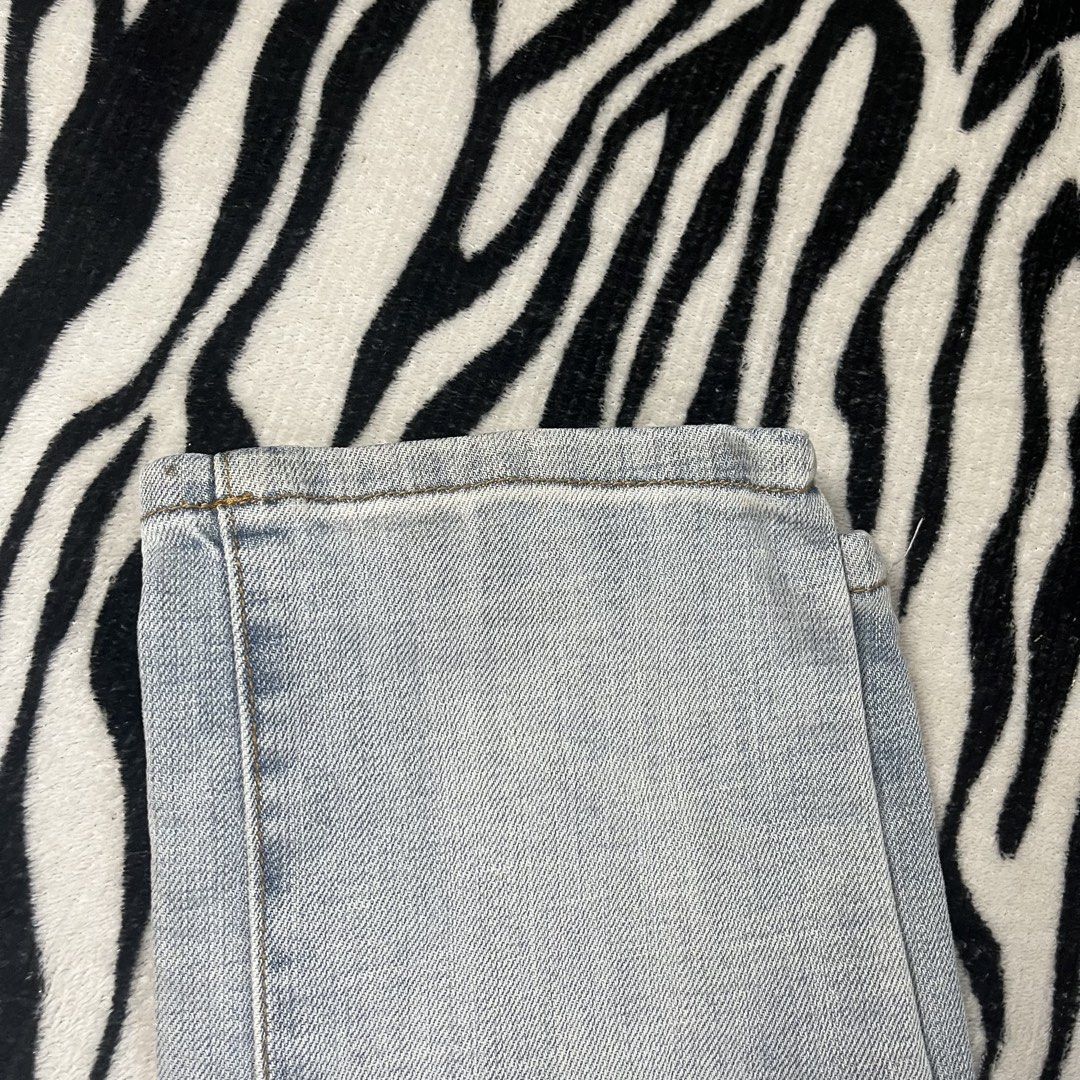 Versace x kith denim jeans (Category: Jeans) located in Manila. Submitted by royaldripmanila (Listing ID 1465044359, Image 3). Description: No issue W34 L41 Hem 7.