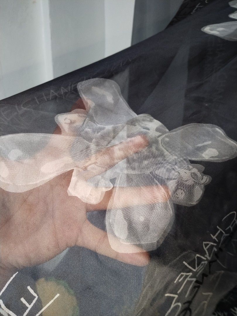 Vintage Chanel Silk Floral (Category: Luxury Accessories) located in Taytay. Submitted by the_vtg_pop-up (Listing ID 1465138874, Image 2). Description: .