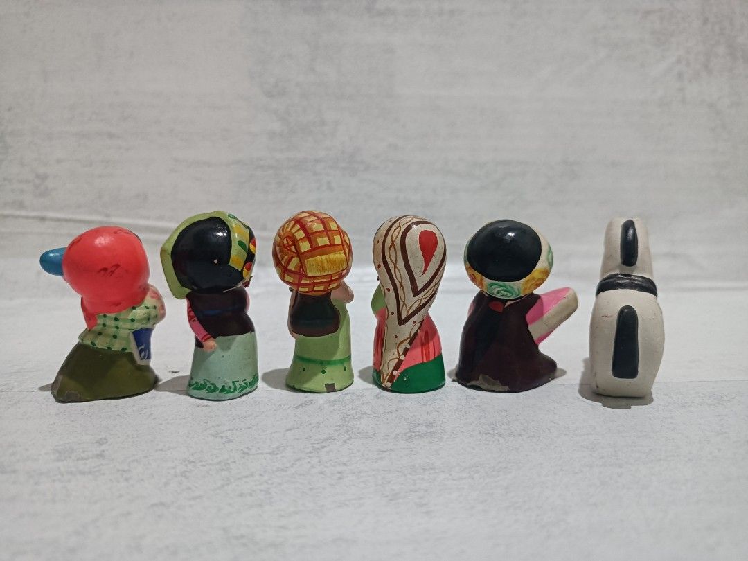 Vintage Hand Painted Asian Figures (set b) (Category: Figurines & Statues) located in Davao. Submitted by zeek_key_collectibles (Listing ID 1465062955, Image 2). Description: Due to items being vintage, some minor defects can be seen in some figures.