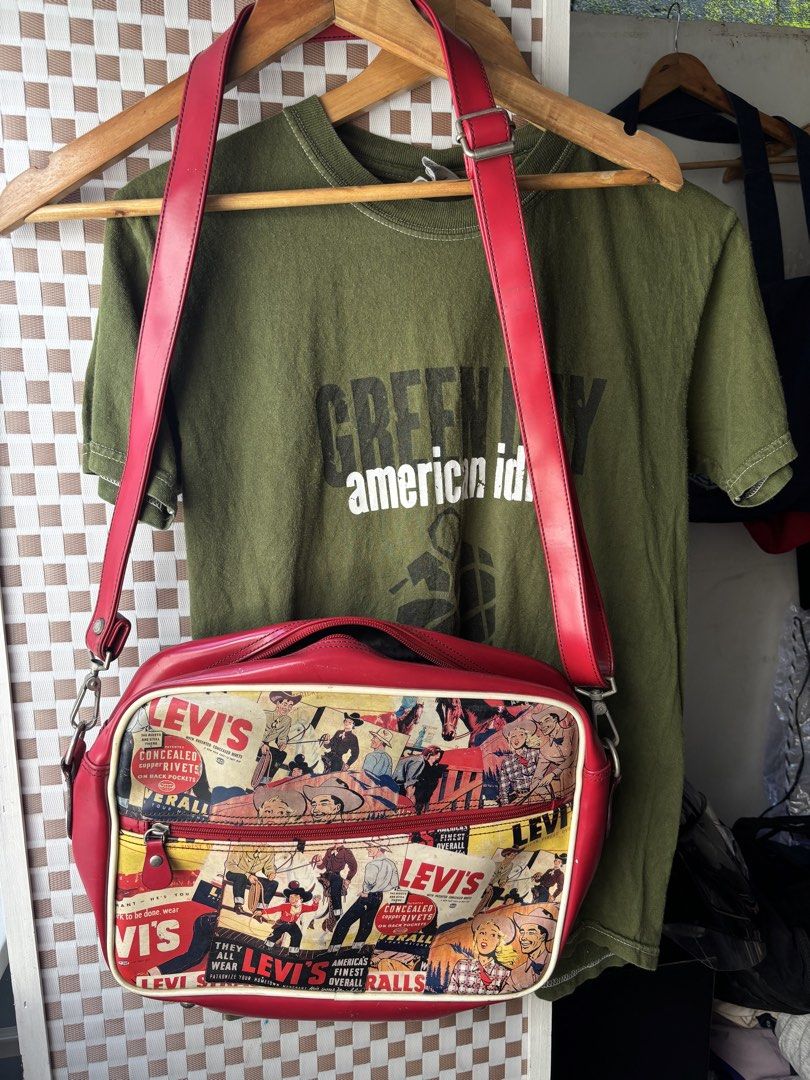 Vintage levis (Category: Sling Bags) located in Cavite. Submitted by cesxyyylll (Listing ID 1465016406, Image 1). Description: Issue posted .