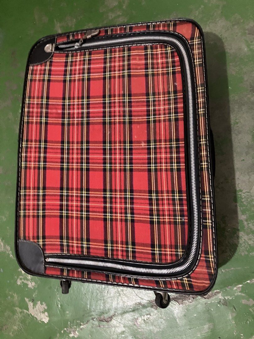 Vintage luggage (Category: Luggage) located in Angeles City. Submitted by jnwsurplus (Listing ID 1464977974, Image 3). Description: Plss see pictures Color vary due of light .