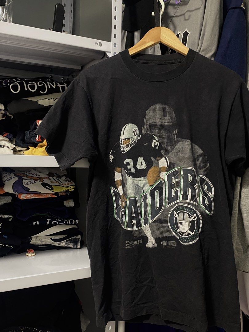 Vintage NFL Raiders Bo Jackson (Category: Tshirts & Polo Shirts ) located in Manila. Submitted by ds.ocxp (Listing ID 1465134304, Image 1). Description: 20x28 Hairine cracks Salem Cut Tag .